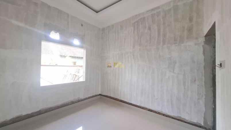 dijual rumah kebondalem
