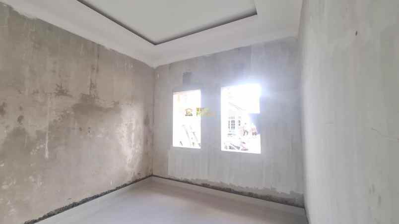 dijual rumah kebondalem