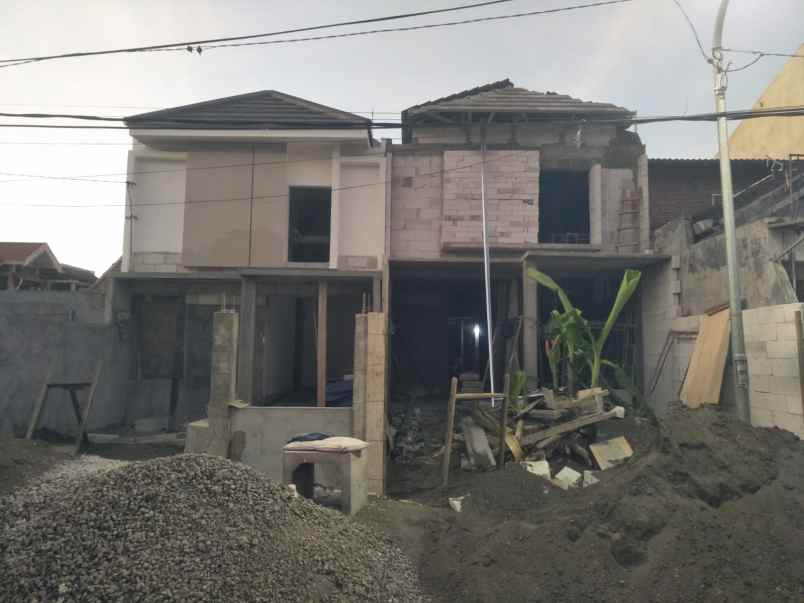 dijual rumah kebraon