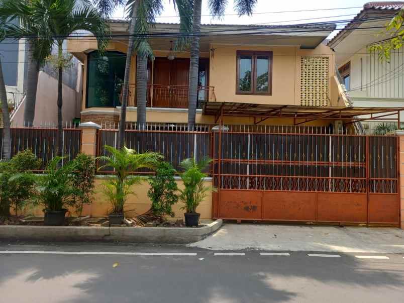 dijual rumah kelapa cengkir kelapa gading