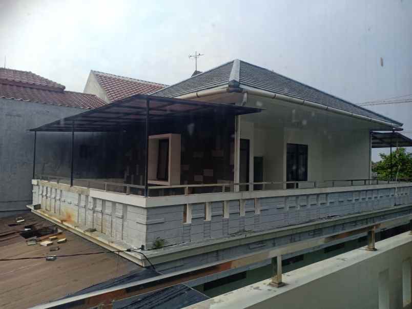 dijual rumah kelapa dua wetan cibubur