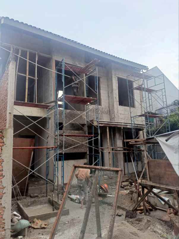 dijual rumah kelapa dua wetan ciracas