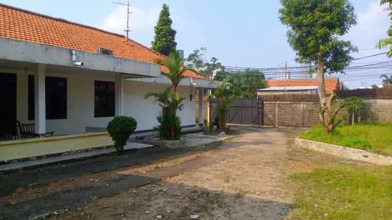 dijual rumah kemandoran