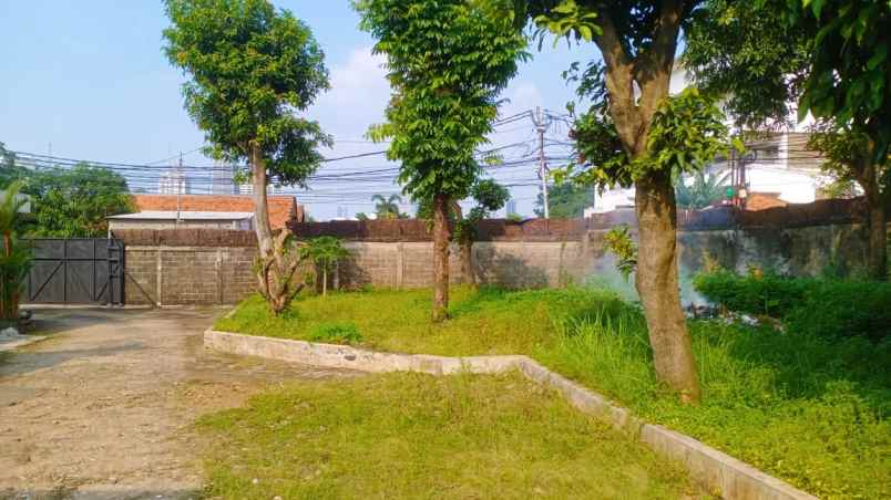 dijual rumah kemandoran