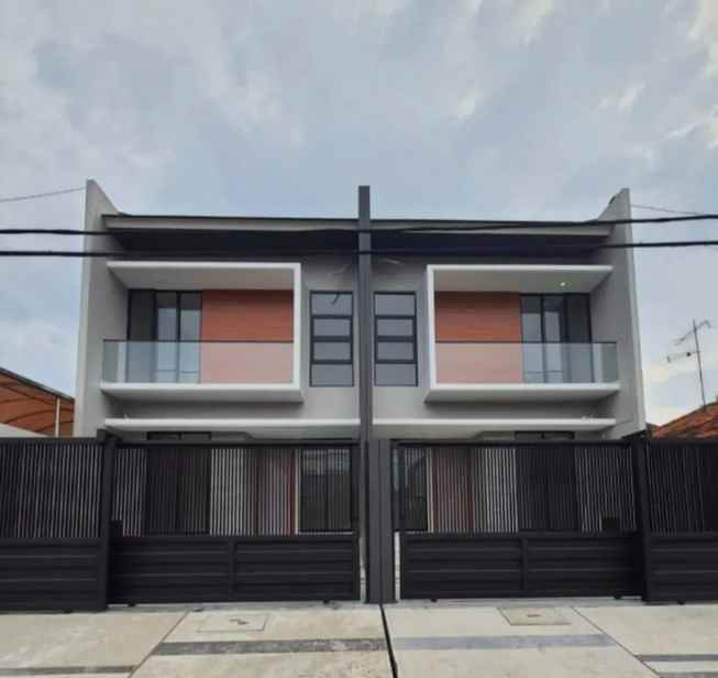 dijual rumah kertajaya indah tengah