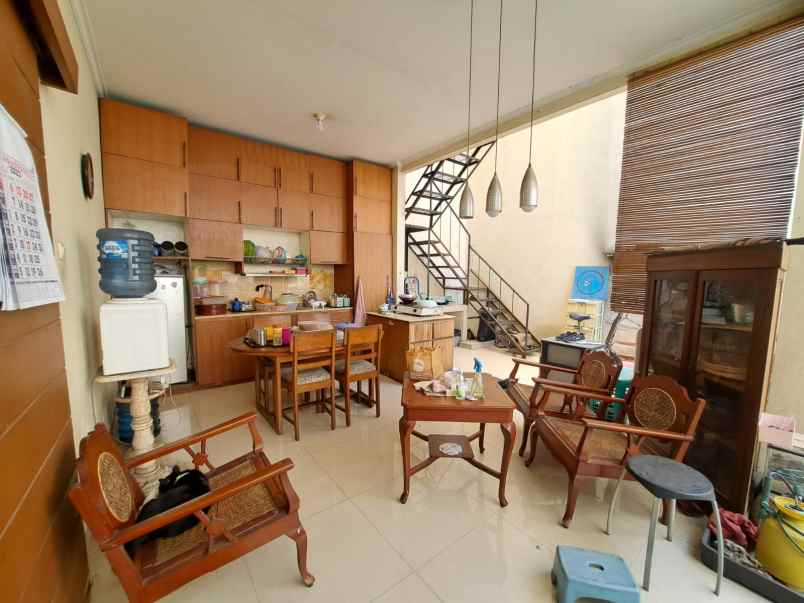 dijual rumah komplek buahbatu regency