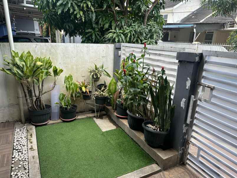 dijual rumah komplek buana ciwastra