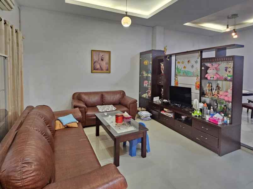 dijual rumah komplek cemara asri jalan lychee