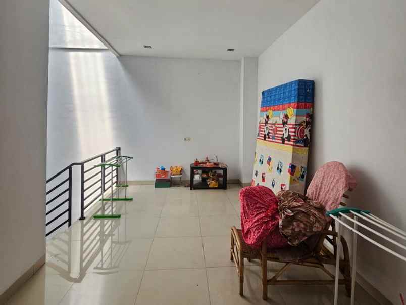 dijual rumah komplek cemara asri jalan lychee