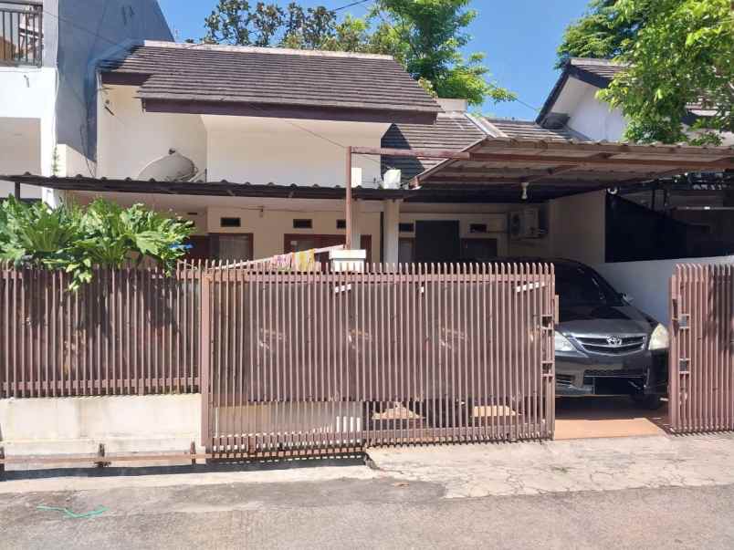 dijual rumah komplek ciganitri indah