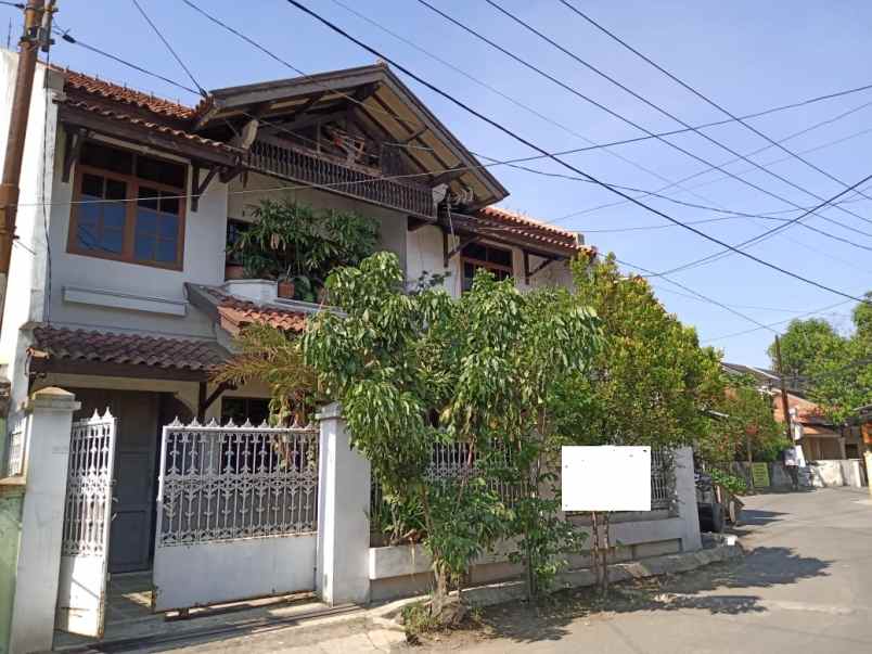 dijual rumah komplek jakapurwa