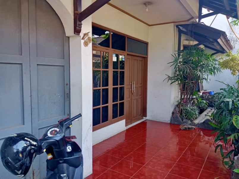 dijual rumah komplek jakapurwa