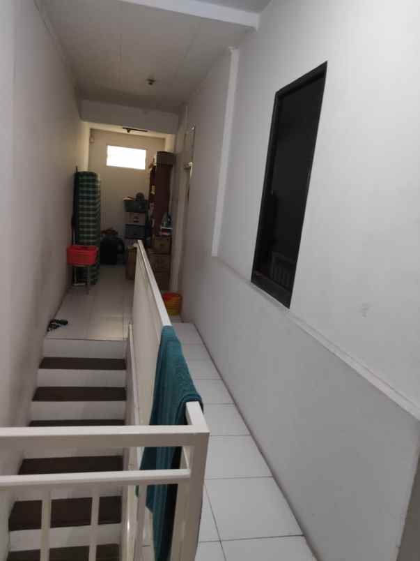 dijual rumah komplek perumahan