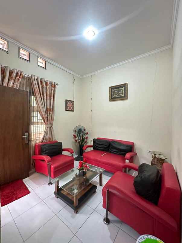 dijual rumah komplek pondok mahoni