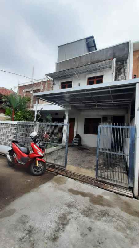 dijual rumah komplek puri ayu squash