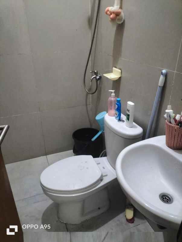 dijual rumah kost di grogol petamburan jakarta barat