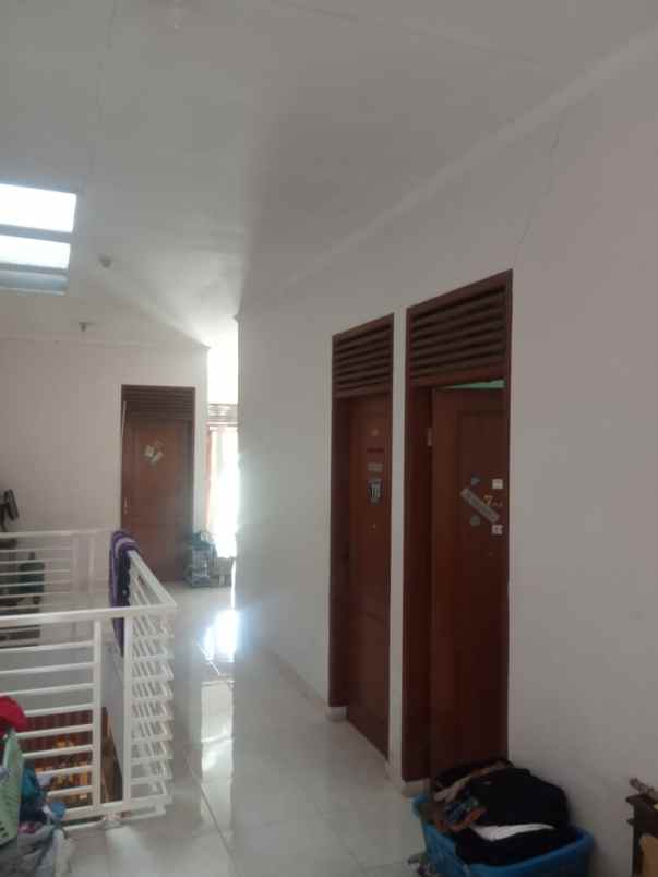 dijual rumah kota mas