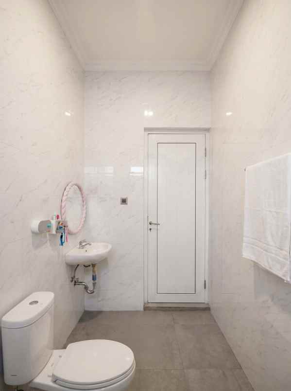 dijual rumah kota wisata cibubur