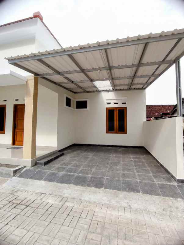 dijual rumah krapyak