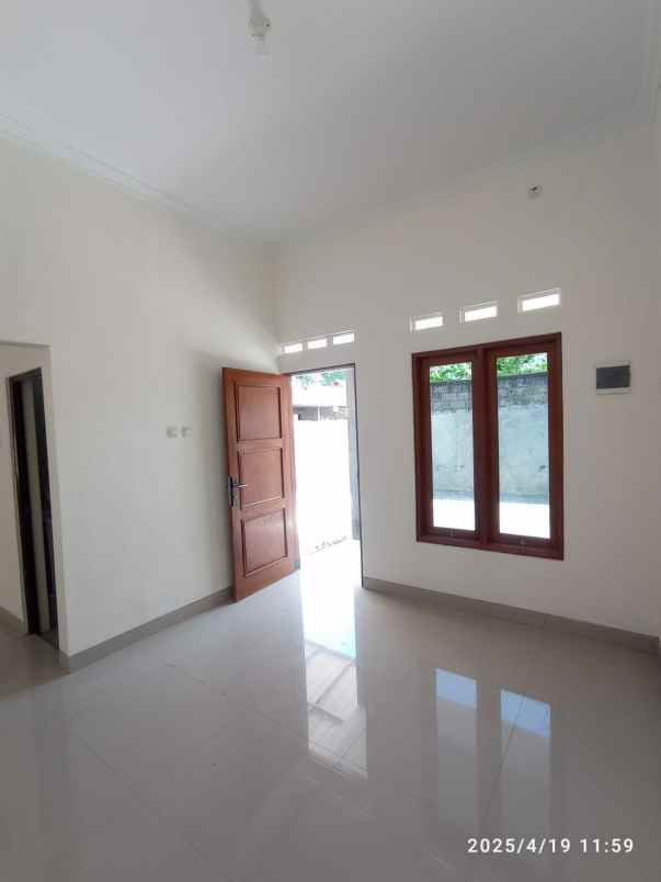 dijual rumah krapyak