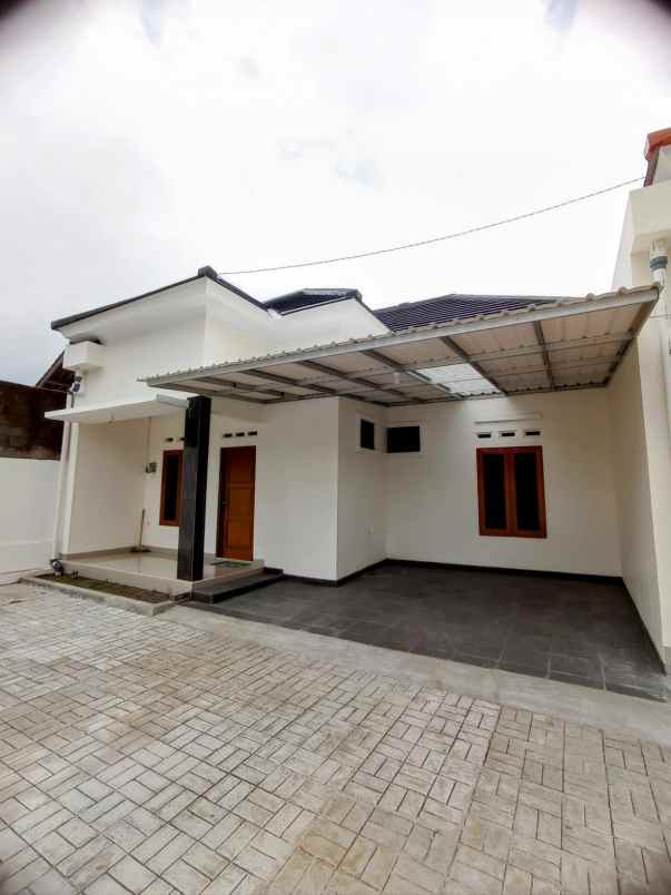 dijual rumah krapyak
