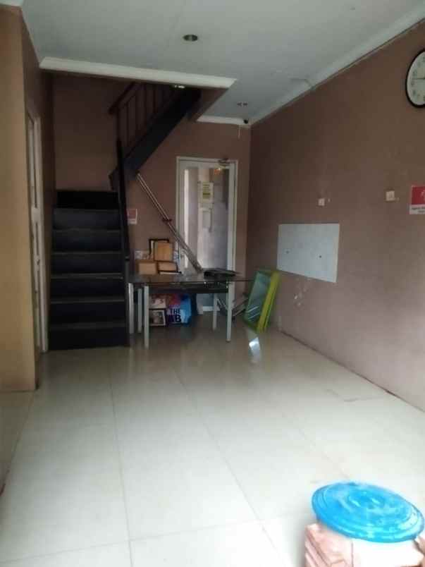 dijual rumah lebak bulus