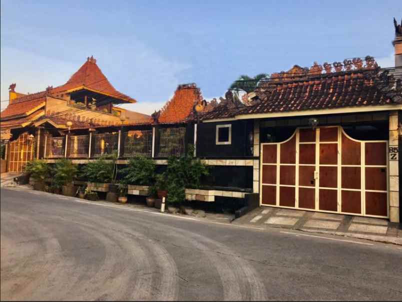 dijual rumah lebak bulus