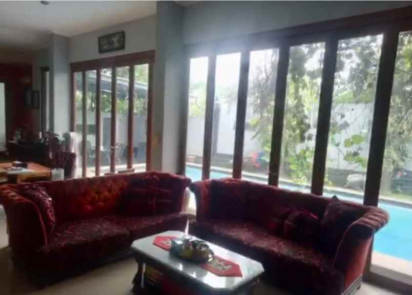 dijual rumah lebak bulus