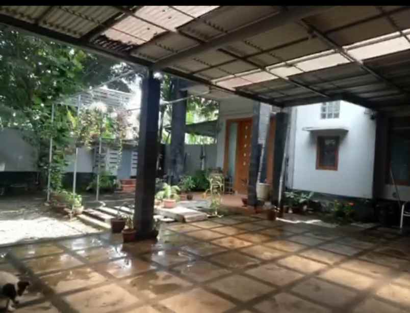 dijual rumah lebak bulus