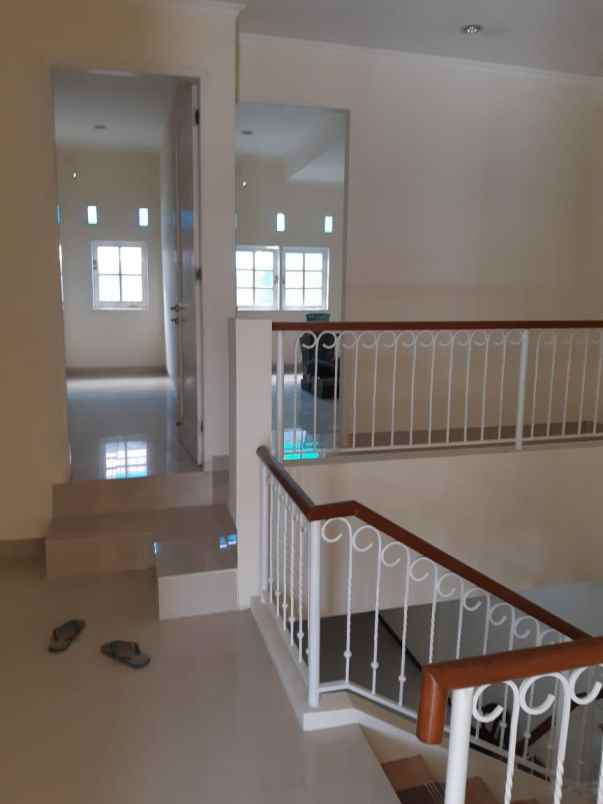 dijual rumah legenda wisata cibubur