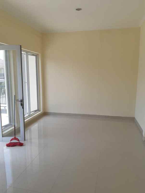 dijual rumah legenda wisata cibubur