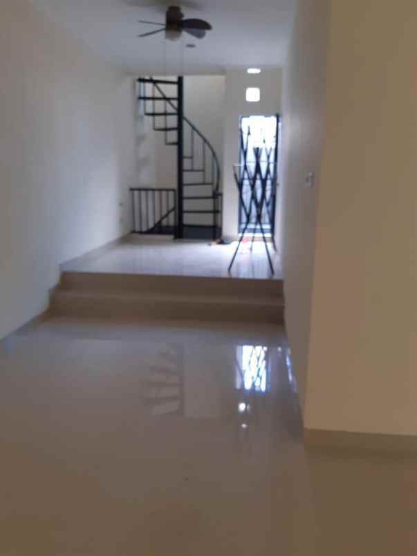 dijual rumah legenda wisata cibubur