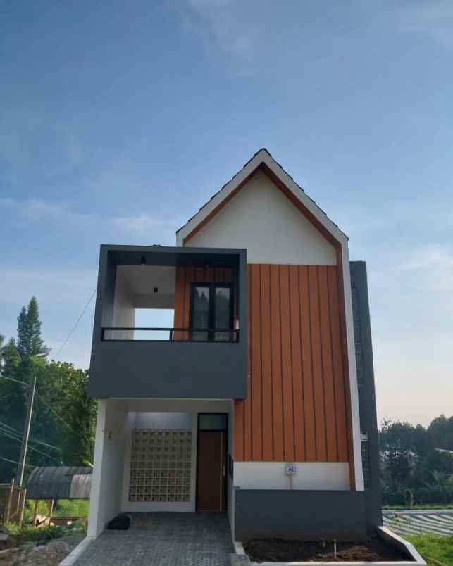 dijual rumah lembang bandung barat