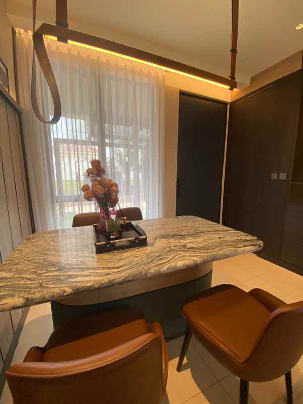 dijual rumah lippo central karawaci