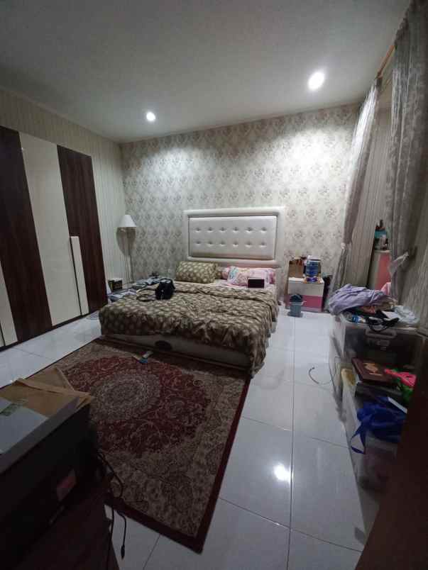 dijual rumah lokasi di pondok labu