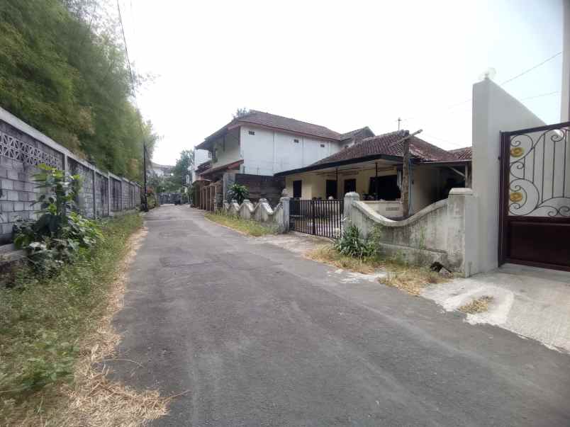 dijual rumah maguwoharjo