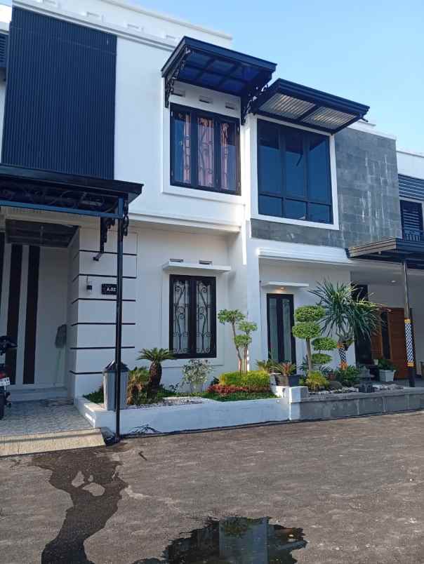 dijual rumah maguwoharjo depok sleman