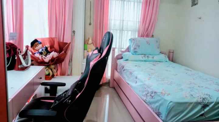 dijual rumah manyar indah