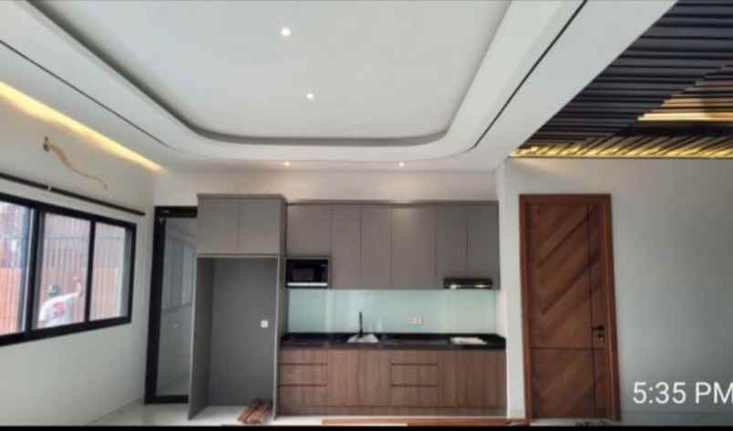 dijual rumah manyar kertoadi