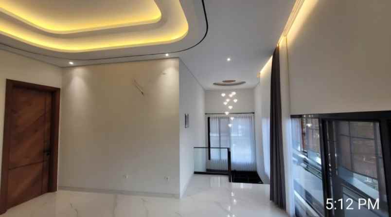 dijual rumah manyar kertoadi