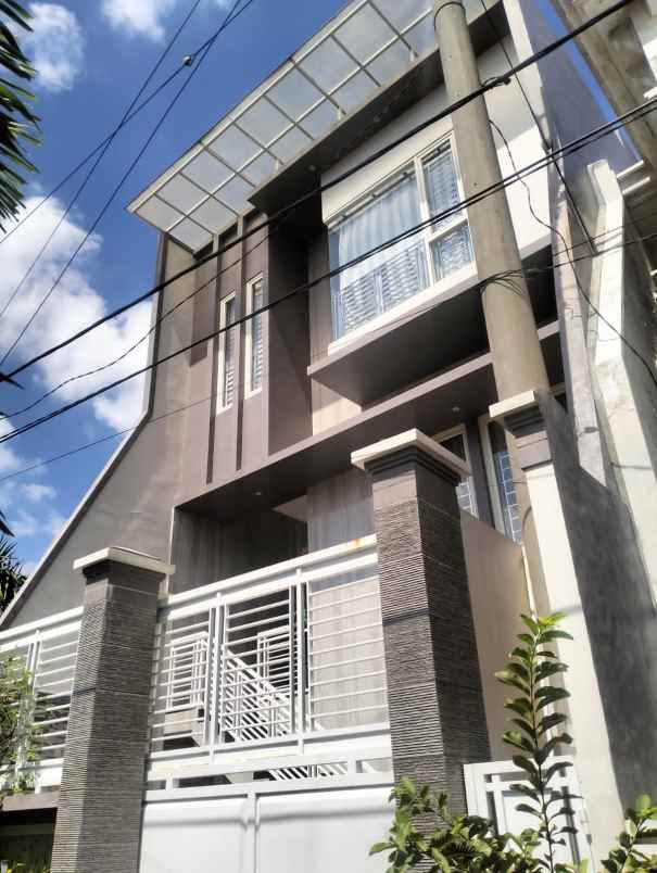 dijual rumah maspati