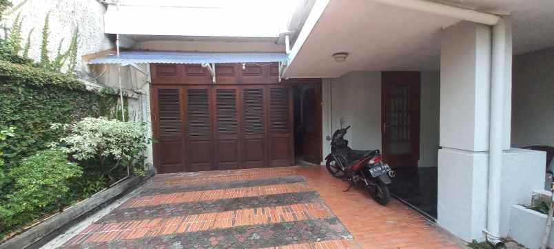 dijual rumah menteng