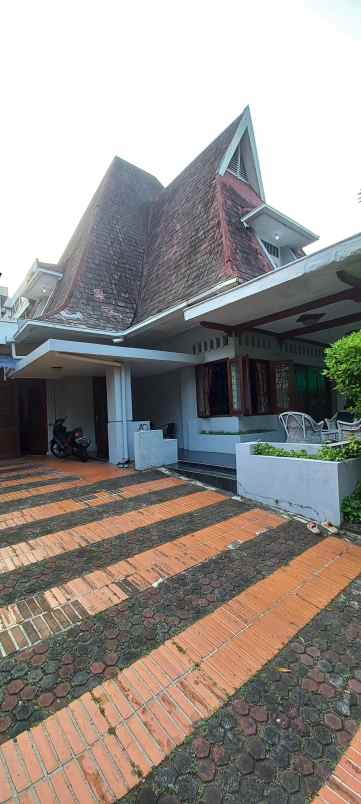 dijual rumah menteng