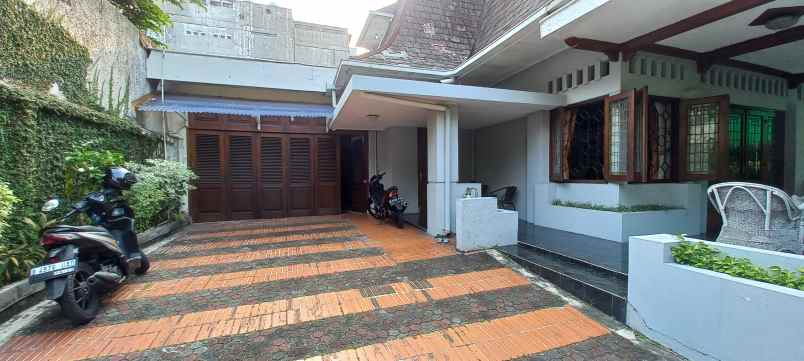 dijual rumah menteng