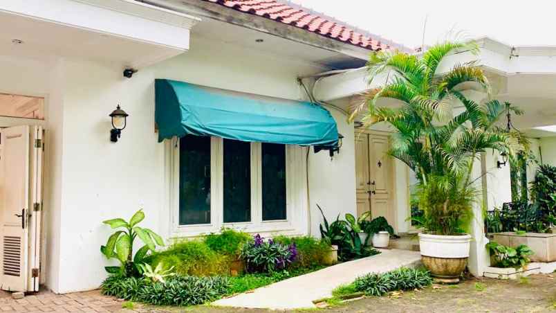 dijual rumah menteng