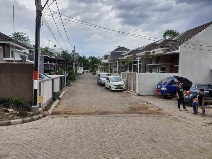 dijual rumah merjosari