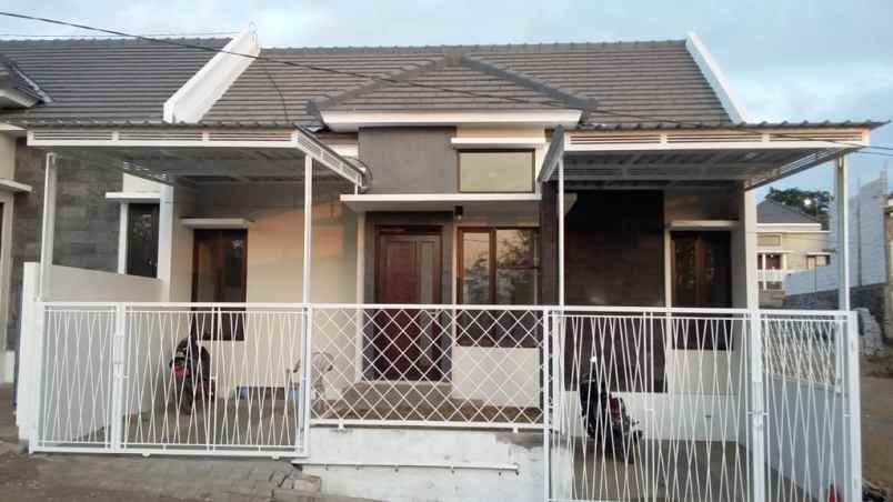 dijual rumah merjosari