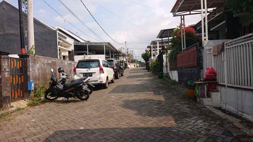 dijual rumah merjosari