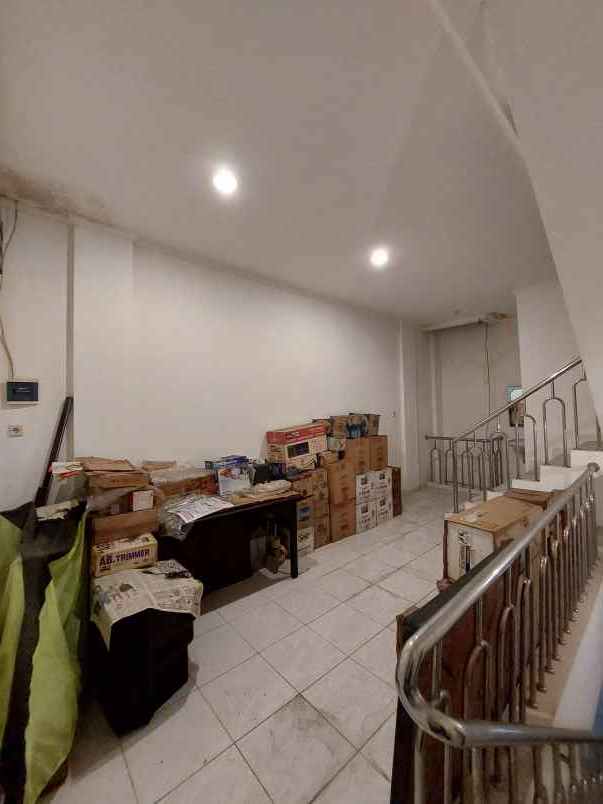 dijual rumah mewah 4 lantai jakarta barat