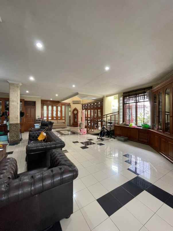 dijual rumah mewah lokasi dukuh patra jakarta selatan